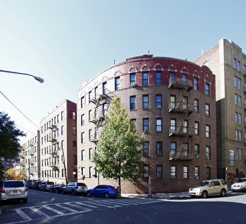 975 Sherman Ave in Bronx, NY - Foto de edificio