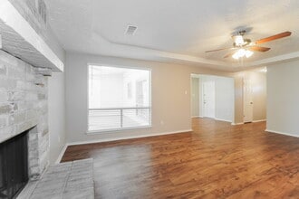 18014 Glenledi Dr in Houston, TX - Building Photo - Building Photo