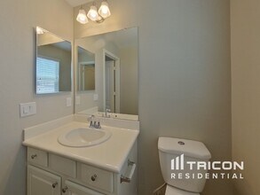 7752 Petite Pillar Ct in Las Vegas, NV - Building Photo - Building Photo