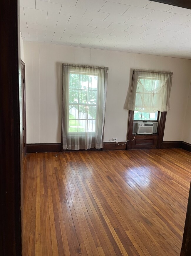 23 Pleasant St, Unit 3