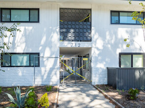 712 W Anapamu St in Santa Barbara, CA - Building Photo - Building Photo