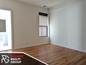 914 W Dakin St, Unit 401 in Chicago, IL - Building Photo - Building Photo