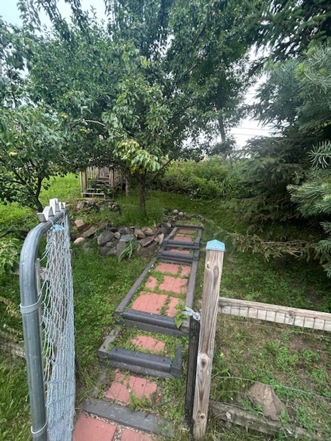 property at 317 E Ninth St