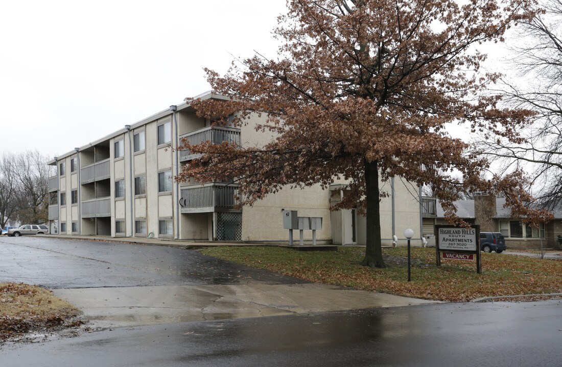 Highland Hills South Apartments in Topeka, KS - Foto de edificio