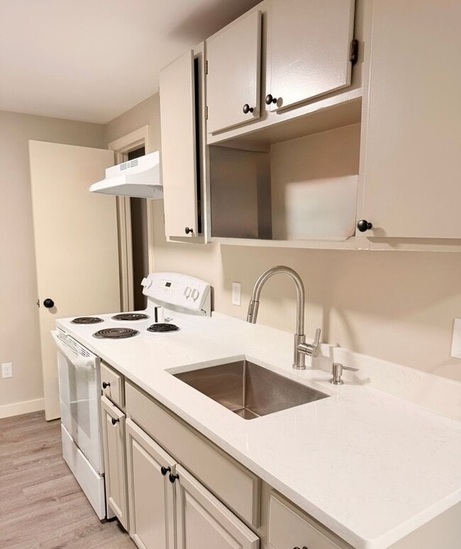 29 Cross St in Quechee, VT - Building Photo - Building Photo