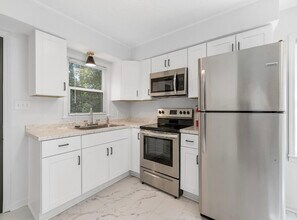 409 Yardley Ct, Unit 409 Ydarley CT Apt B in Spartanburg, SC - Foto de edificio - Building Photo