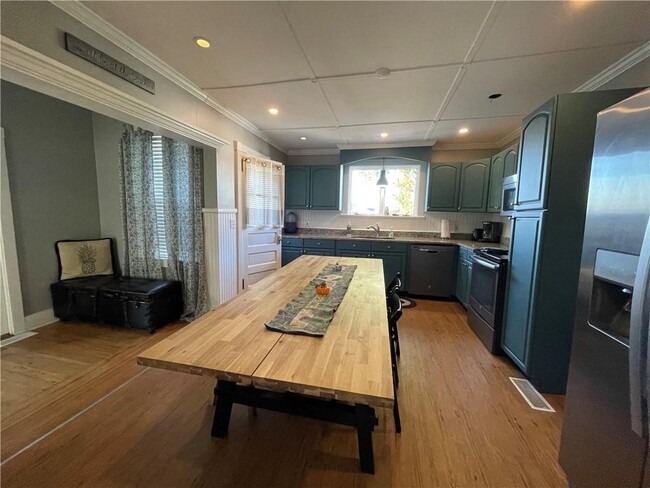 29 Anthony St in Newport, RI - Building Photo - Building Photo