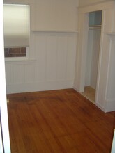 1096 Aileen St, Unit B in Oakland, CA - Building Photo - Building Photo
