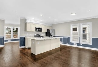 19 Augusta St in Oak Park, IL - Building Photo - Building Photo