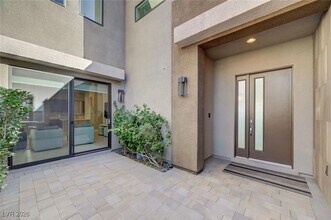 4056 Desert Trce Ct in Las Vegas, NV - Building Photo - Building Photo