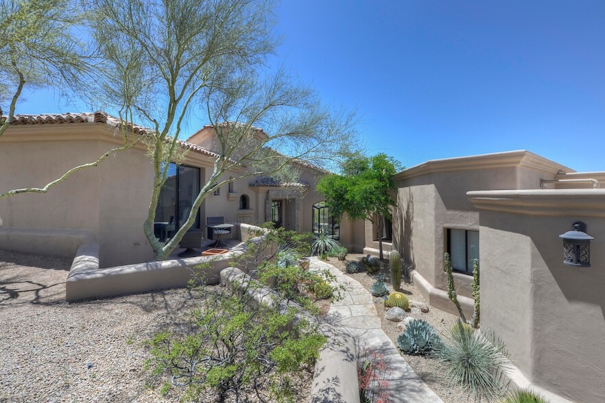 39640 N 104th St, Unit 821 in Scottsdale, AZ - Building Photo