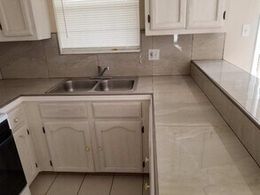 1014 Stonehaven Blvd, Unit 3 in Edinburg, TX - Building Photo - Building Photo