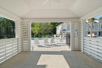 232 Kara Lake Dr in Santa Rosa Beach, FL - Foto de edificio - Building Photo