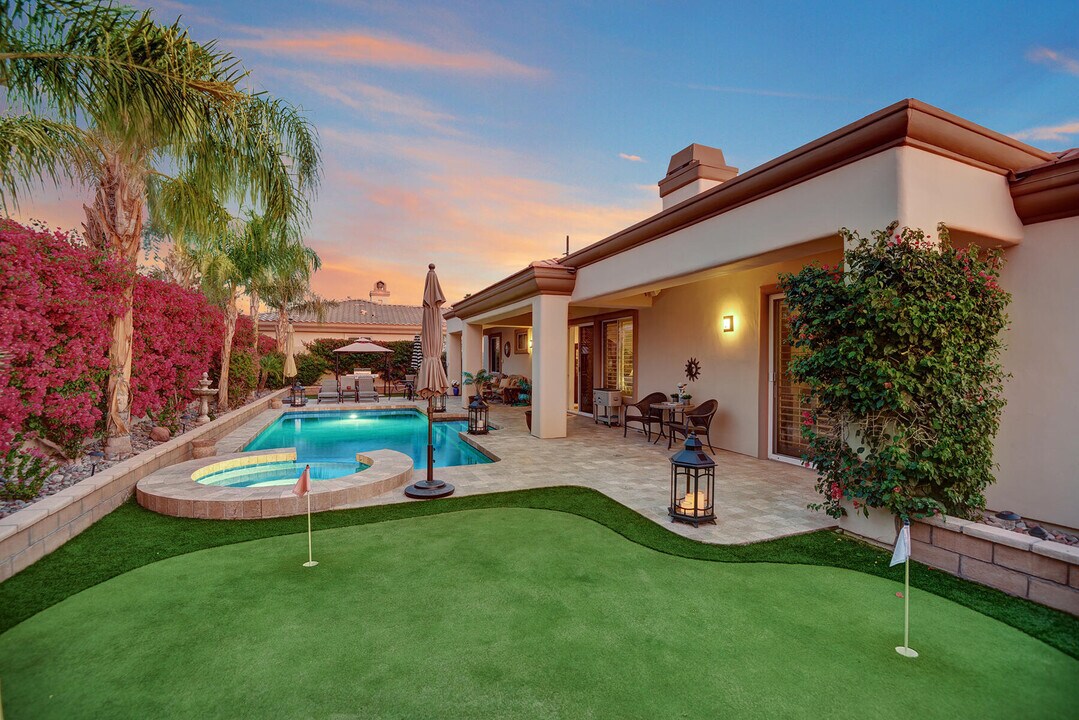 54 Camino Real in Rancho Mirage, CA - Building Photo