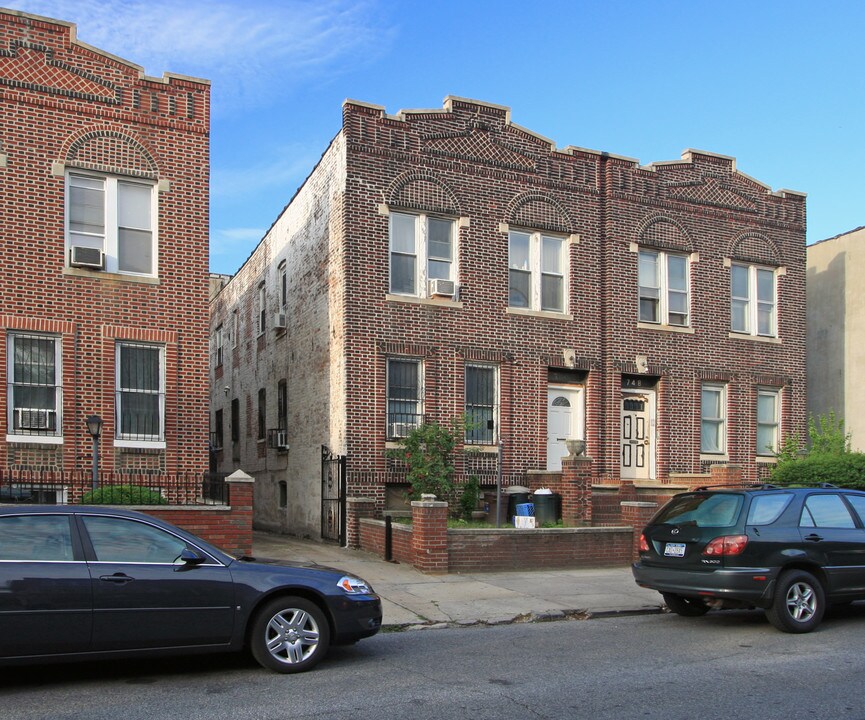 748-750 Crown St in Brooklyn, NY - Building Photo