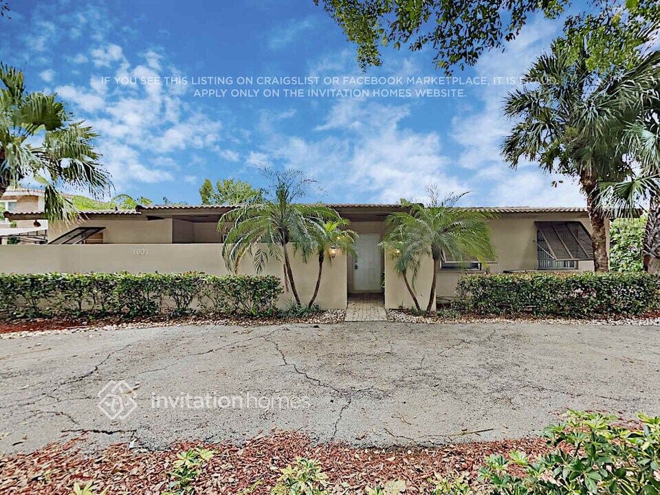 1601 Seabreeze Blvd in Fort Lauderdale, FL - Building Photo