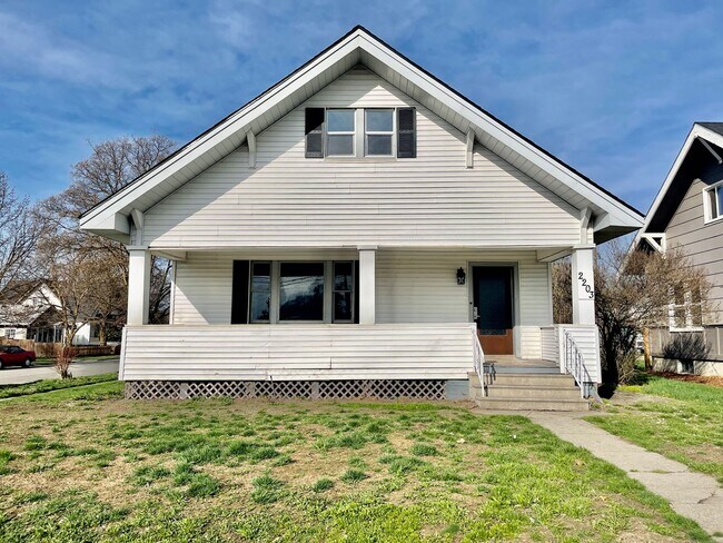 property at 2203 N Perry St