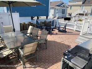 103 W Dune Way in Lavallette, NJ - Building Photo - Building Photo