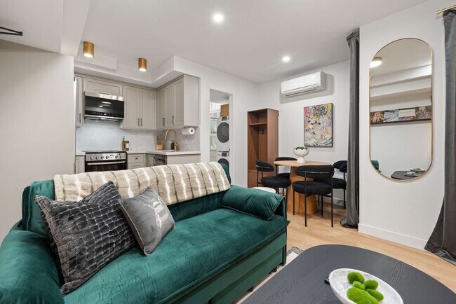 168 McCaul St, Unit SI ID1389236P in Toronto, ON - Building Photo - Building Photo