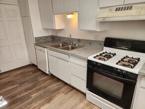 116 Baker Way in Modesto, CA - Building Photo - Building Photo