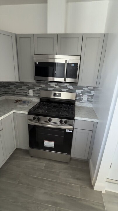 415 S 10th St, Unit APT 2 in Reading, PA - Building Photo