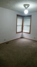 1645 J St in Springfield, OR - Building Photo - Building Photo
