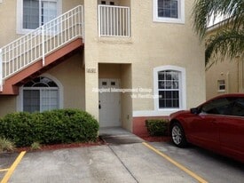 6101 Lake Marion Golf Resort in Poinciana, FL - Building Photo