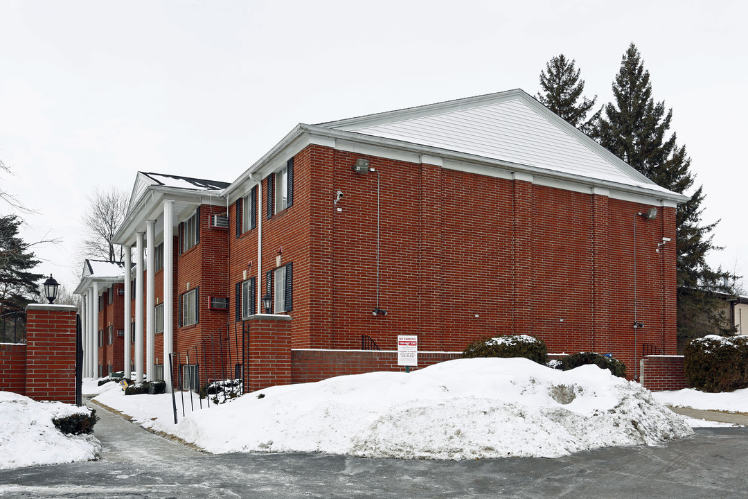 Salem West Apartments in Toledo, OH - Building Photo