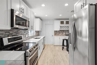 6579 Country Wood Way in Delray Beach, FL - Building Photo - Building Photo