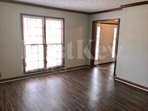 1433 St Dunstans Rd in Lithonia, GA - Foto de edificio - Building Photo