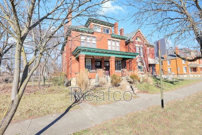1458 Bryden Rd in Columbus, OH - Building Photo - Building Photo