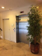 2700 Coconut Bay Ln in Sarasota, FL - Building Photo - Building Photo