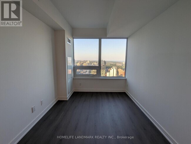 8-4908 Wellesley St W in Toronto, ON - Building Photo - Building Photo