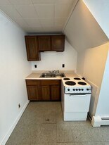 15 Hale St in Randolph, VT - Building Photo