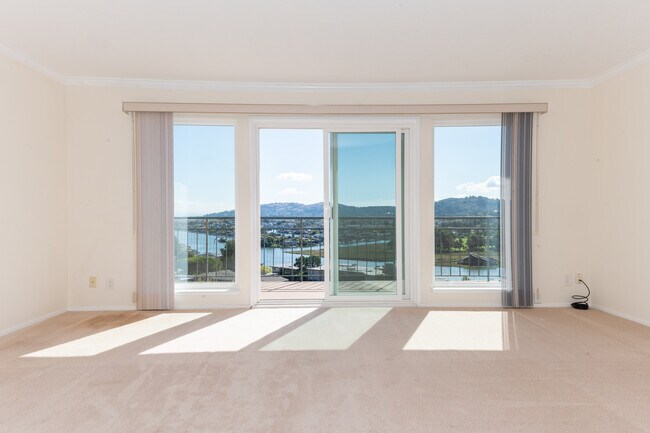 451 Via Casitas in Greenbrae, CA - Building Photo - Interior Photo