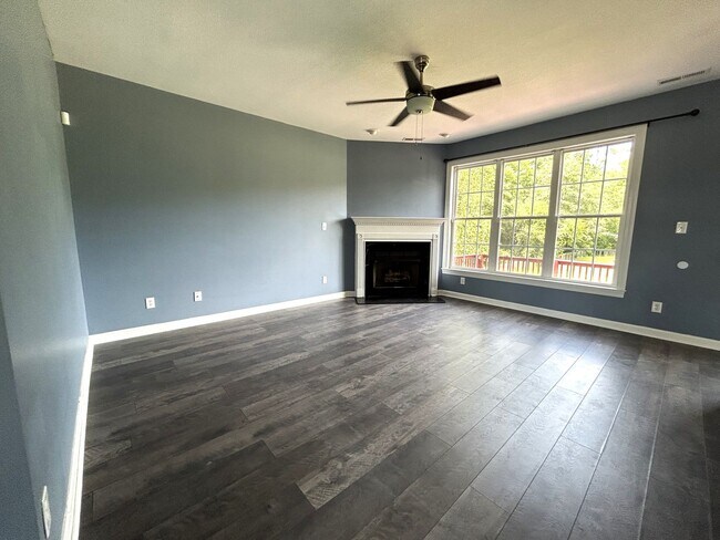 160 Forest Bluff Dr in Jacksonville, NC - Building Photo - Building Photo