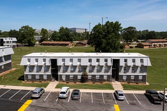 Lanier Terrace in Gainesville, GA - Foto de edificio - Building Photo