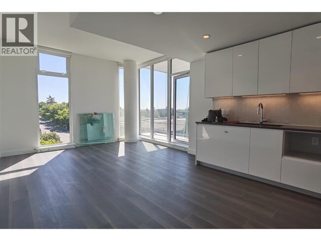 8181 Chester St in Vancouver, BC - Building Photo - Building Photo
