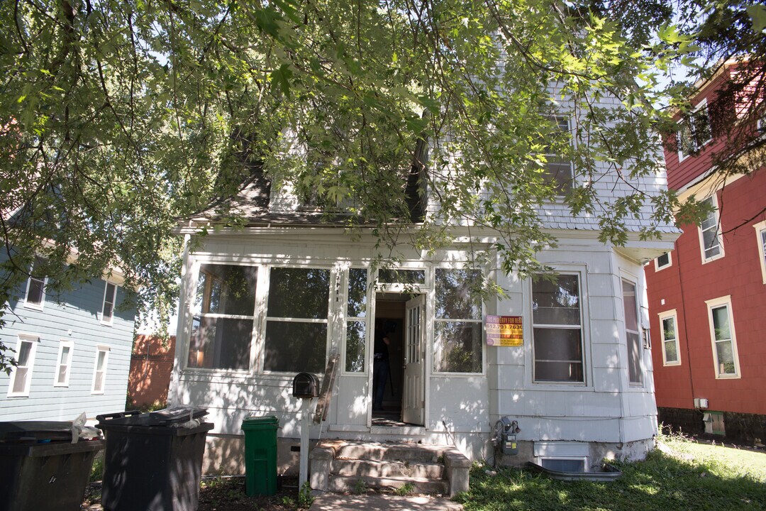 2711 Delaware St SE in Minneapolis, MN - Building Photo