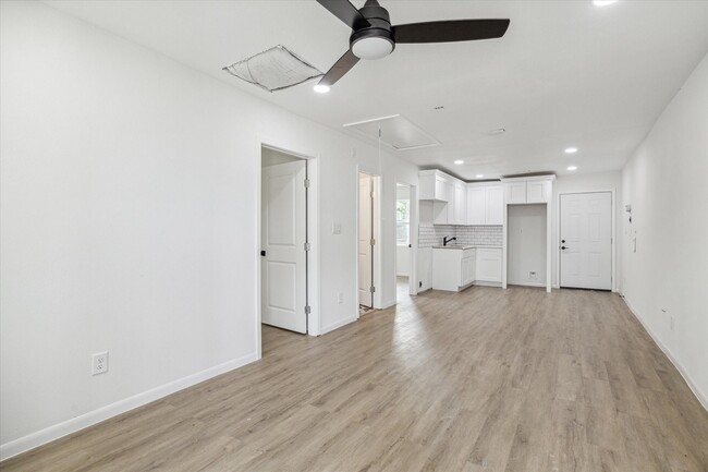 property at 306 E 40th 1/2 St
