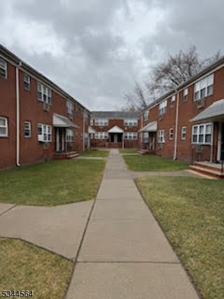 222 Garibaldi Ave