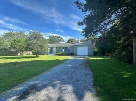 24 E Point Ln in Hampton Bays, NY - Building Photo