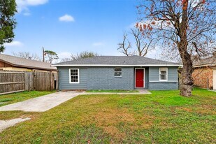 7022 Goldspier St in Houston, TX - Building Photo