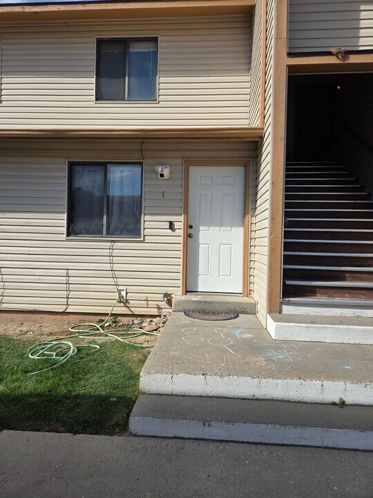 1102 E Carolina Ave in Fruita, CO - Building Photo
