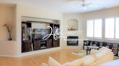 10525 Baton Ct in Reno, NV - Building Photo - Building Photo