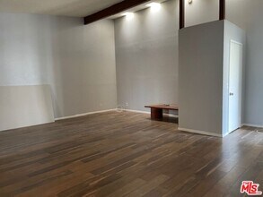 1502 N Kenmore Ave in Los Angeles, CA - Foto de edificio - Building Photo