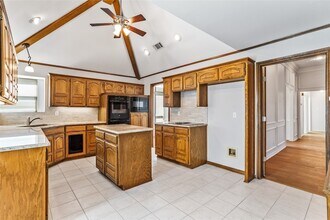 2942 Woodland Hills Dr in Grapevine, TX - Foto de edificio - Building Photo