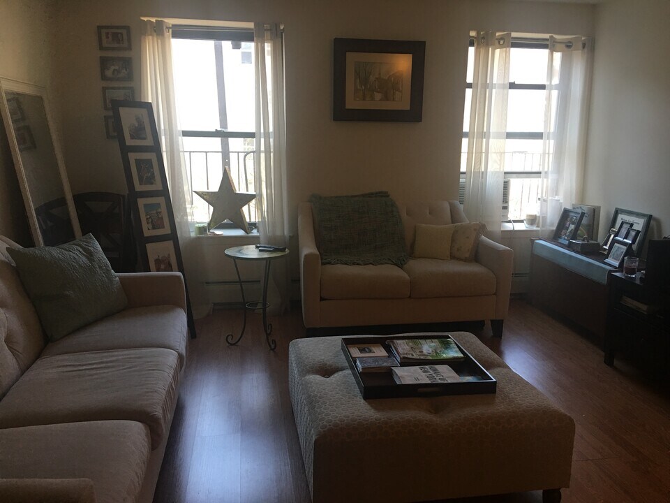 515 2nd Ave, Unit 5A in New York, NY - Building Photo