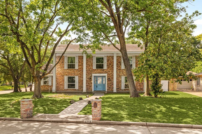 2114 Briargreen Dr