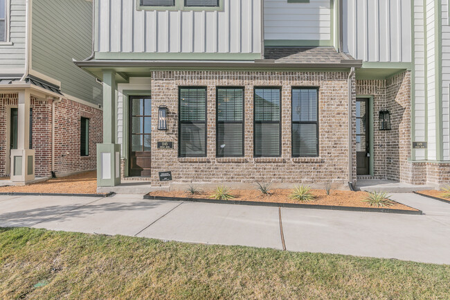 1145 Concan Dr in Plano, TX - Foto de edificio - Building Photo